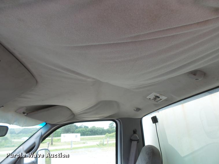 image for item DB7115 1999 Ford F550 Super Duty utility truck