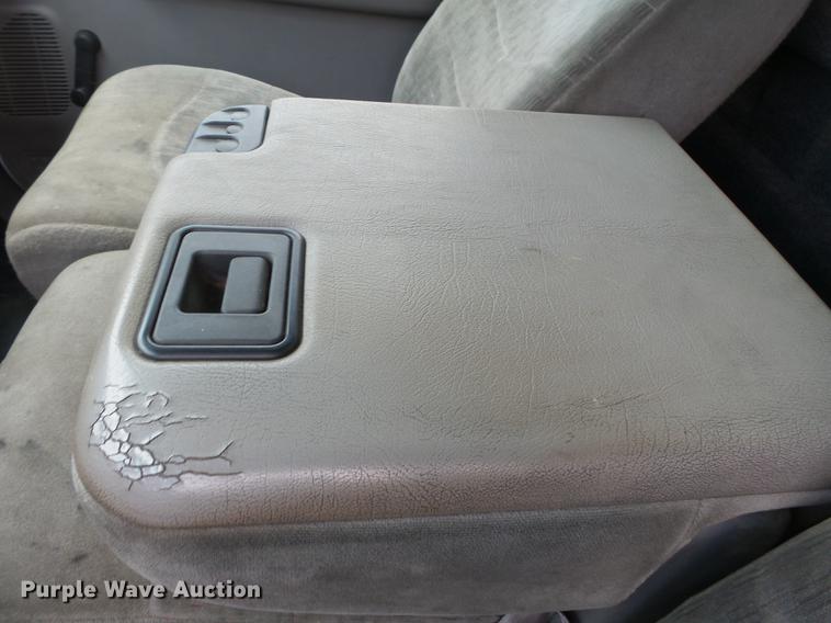 image for item DB7115 1999 Ford F550 Super Duty utility truck