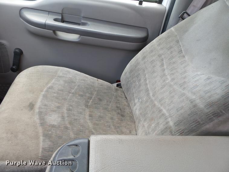 image for item DB7115 1999 Ford F550 Super Duty utility truck