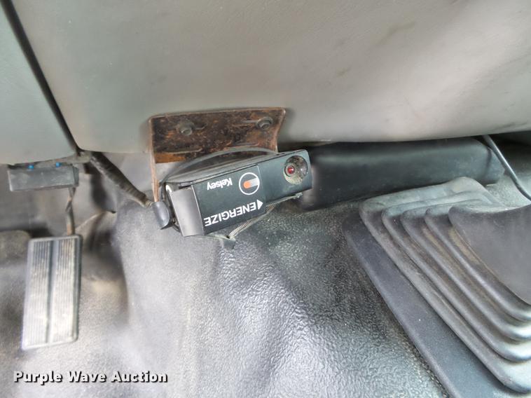 image for item DB7115 1999 Ford F550 Super Duty utility truck