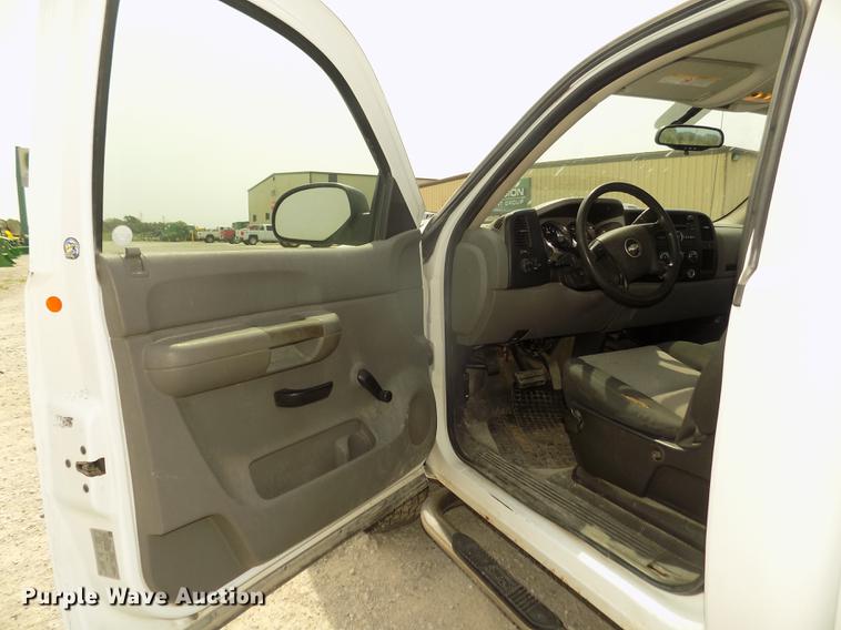 image for item DB8724 2008 Chevrolet Silverado 2500HD pickup truck