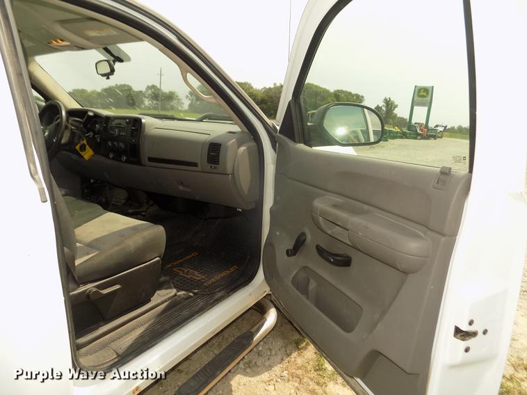 image for item DB8724 2008 Chevrolet Silverado 2500HD pickup truck