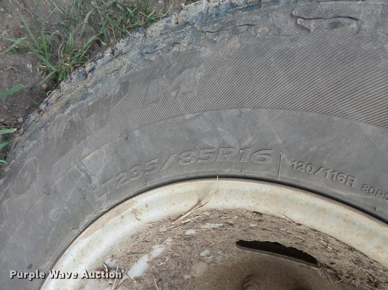 image for item DC4718 2001 Ford F350 Super Duty utility bed pickup truck with Jessen pump hoist