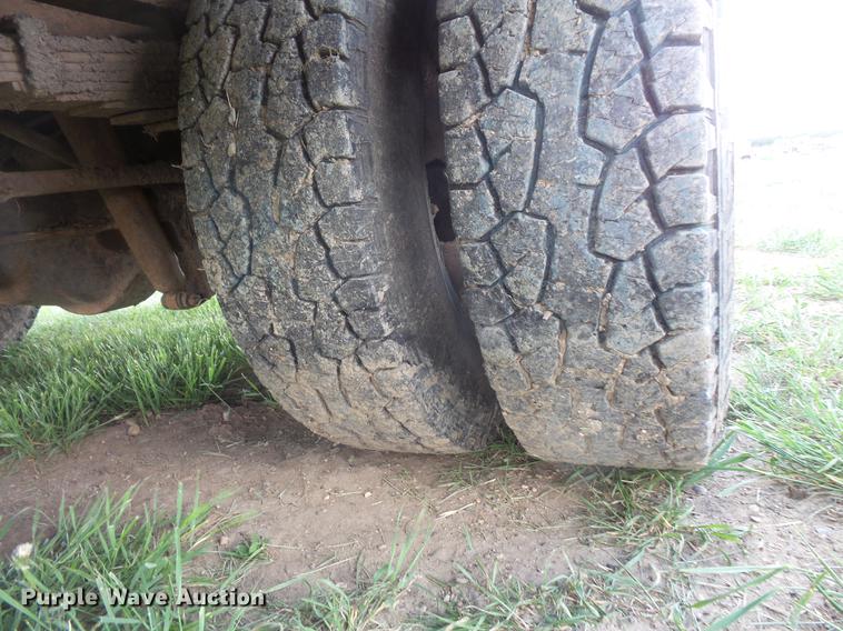 image for item DC4718 2001 Ford F350 Super Duty utility bed pickup truck with Jessen pump hoist