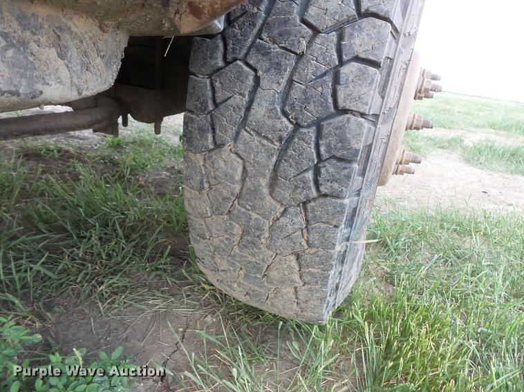 image for item DC4718 2001 Ford F350 Super Duty utility bed pickup truck with Jessen pump hoist