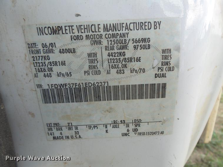 image for item DC4718 2001 Ford F350 Super Duty utility bed pickup truck with Jessen pump hoist