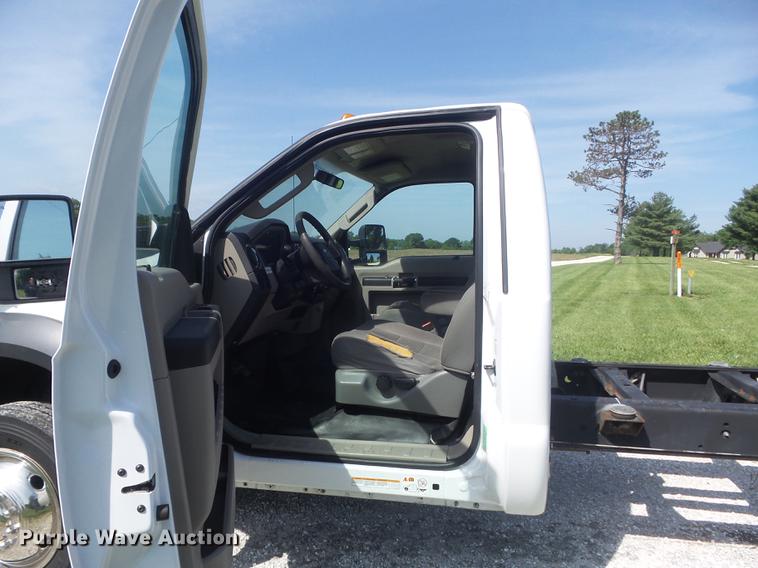 image for item DC7250 2009 Ford F450 Super Duty XLT truck cab and chassis