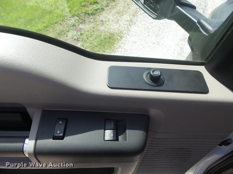 image for item DC7250 2009 Ford F450 Super Duty XLT truck cab and chassis