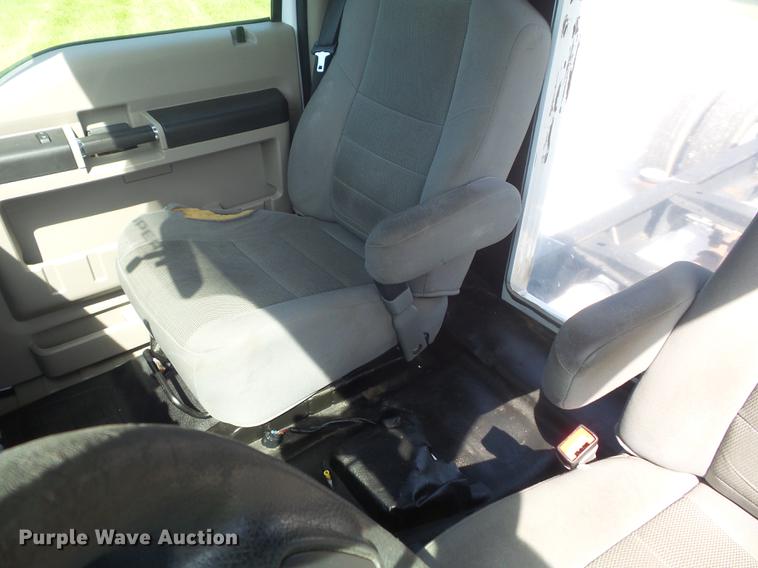 image for item DC7250 2009 Ford F450 Super Duty XLT truck cab and chassis