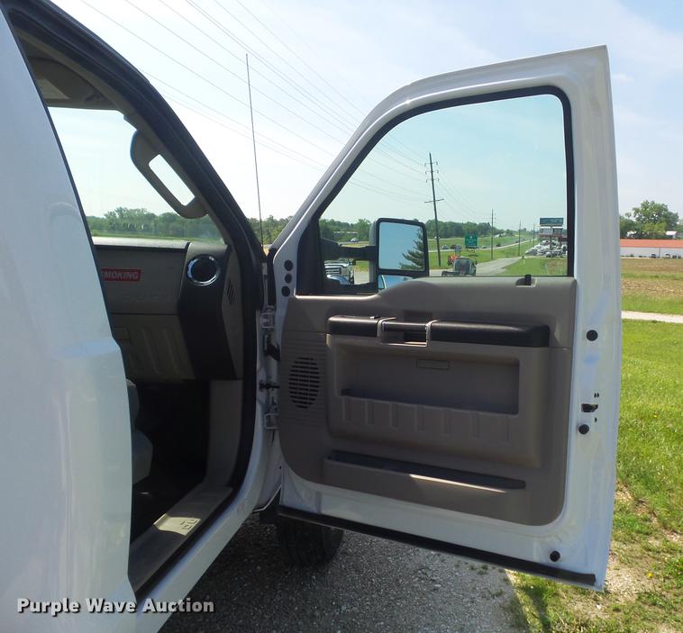 image for item DC7250 2009 Ford F450 Super Duty XLT truck cab and chassis