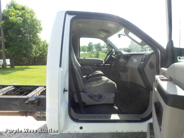 image for item DC7250 2009 Ford F450 Super Duty XLT truck cab and chassis