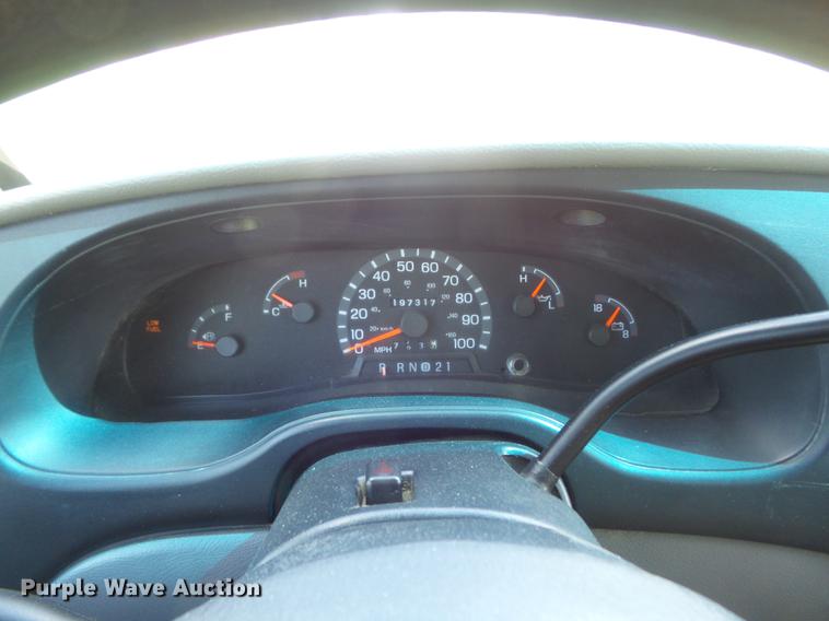 image for item DC7294 2002 Ford Econoline E250 Extended van