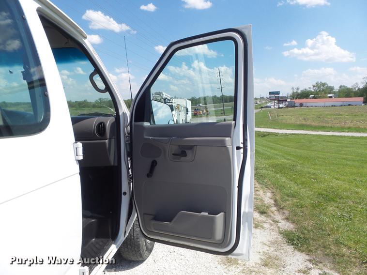 image for item DC7294 2002 Ford Econoline E250 Extended van