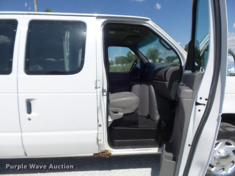 image for item DC7294 2002 Ford Econoline E250 Extended van