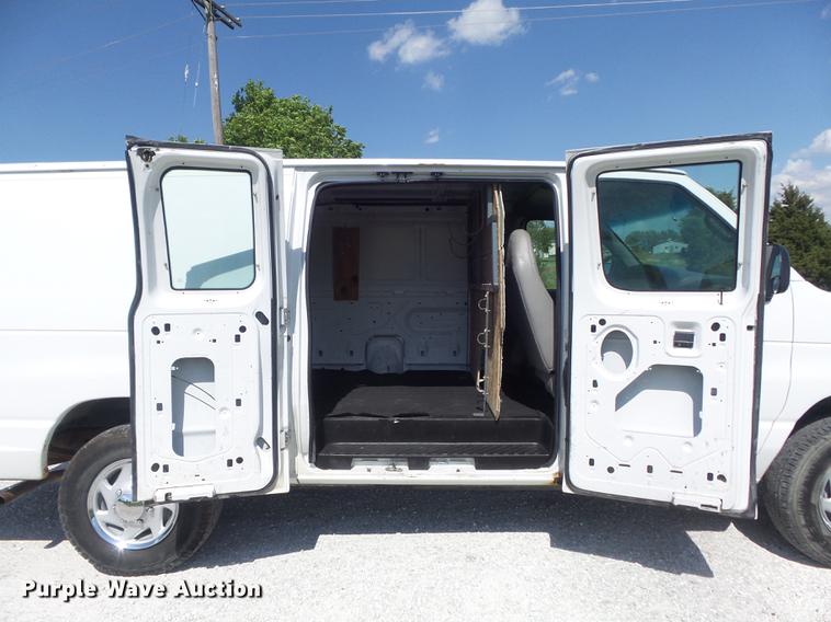 image for item DC7294 2002 Ford Econoline E250 Extended van