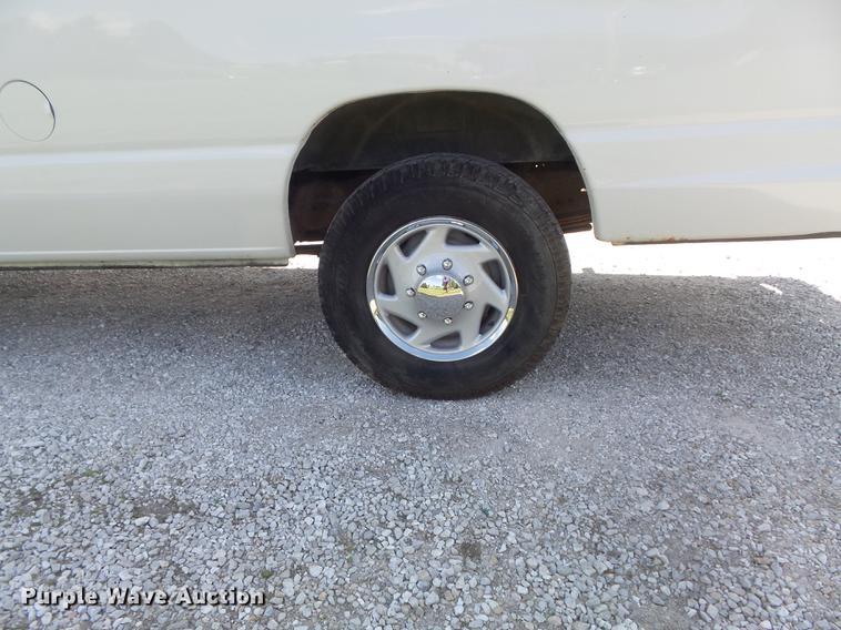 image for item DC7294 2002 Ford Econoline E250 Extended van