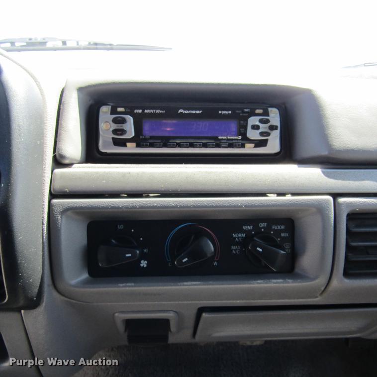 image for item DD2680 1997 Ford F250 Super Duty XLT SuperCab pickup truck