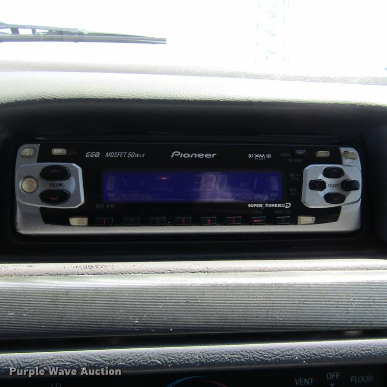 image for item DD2680 1997 Ford F250 Super Duty XLT SuperCab pickup truck