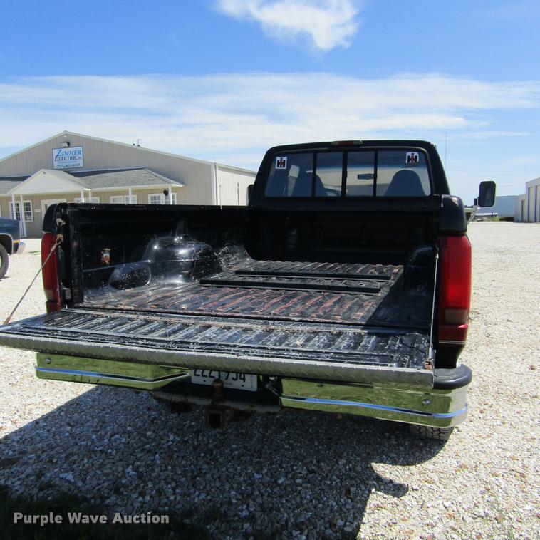 image for item DD2680 1997 Ford F250 Super Duty XLT SuperCab pickup truck