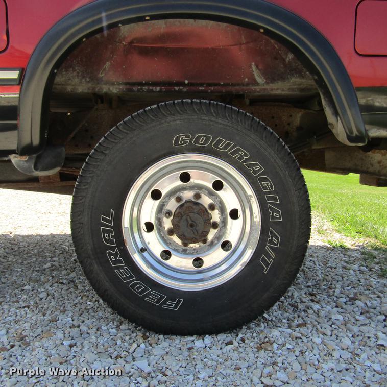 image for item DD2680 1997 Ford F250 Super Duty XLT SuperCab pickup truck