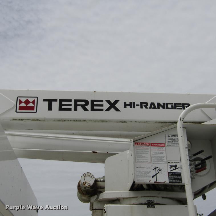 image for item DD2689 2004 International 4300 bucket truck