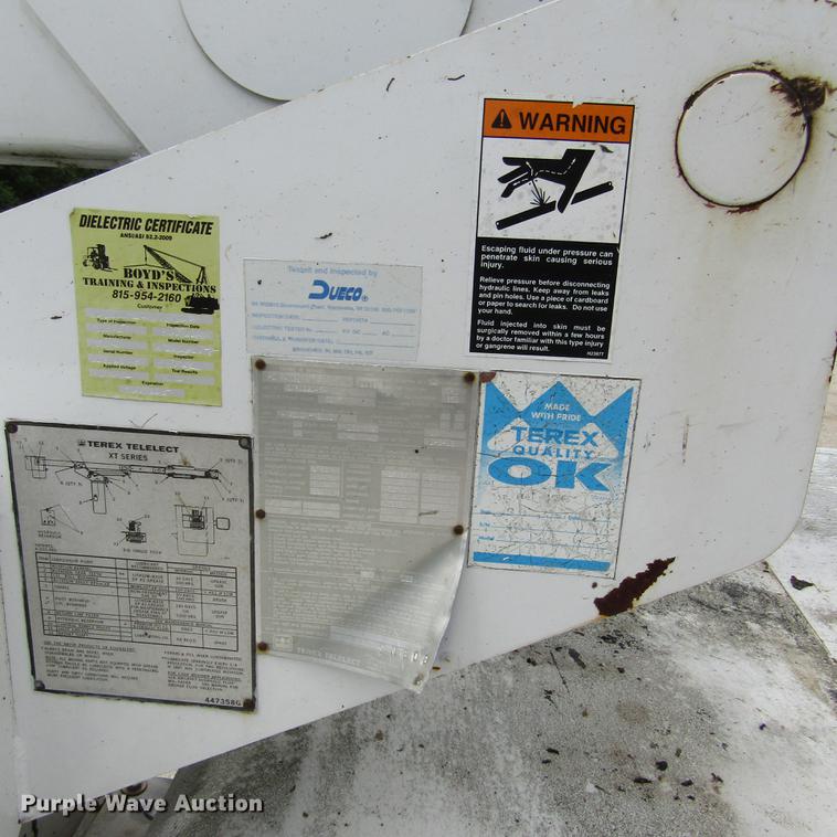 image for item DD2689 2004 International 4300 bucket truck