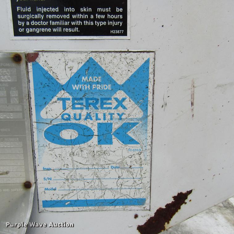 image for item DD2689 2004 International 4300 bucket truck