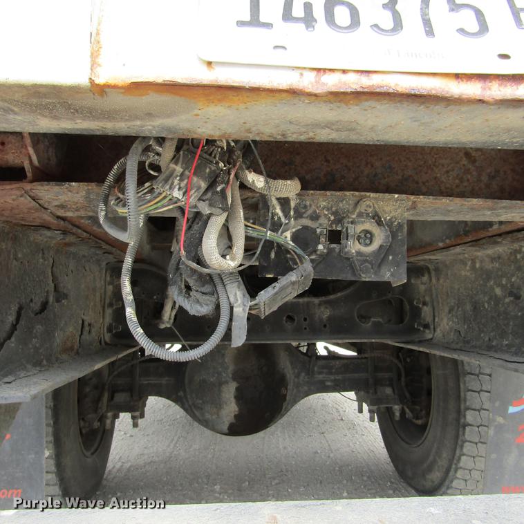 image for item DD2689 2004 International 4300 bucket truck