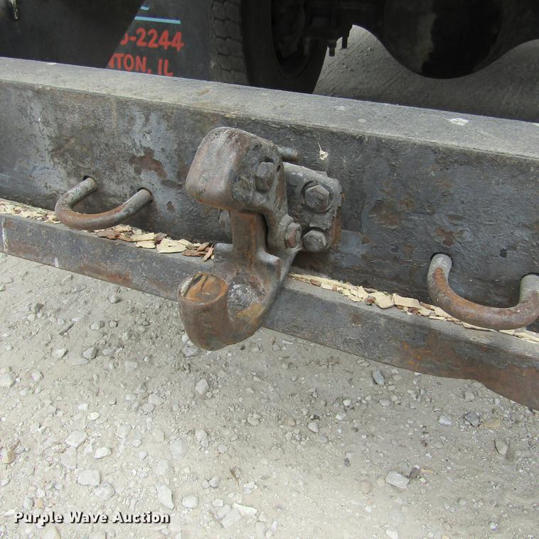 image for item DD2689 2004 International 4300 bucket truck