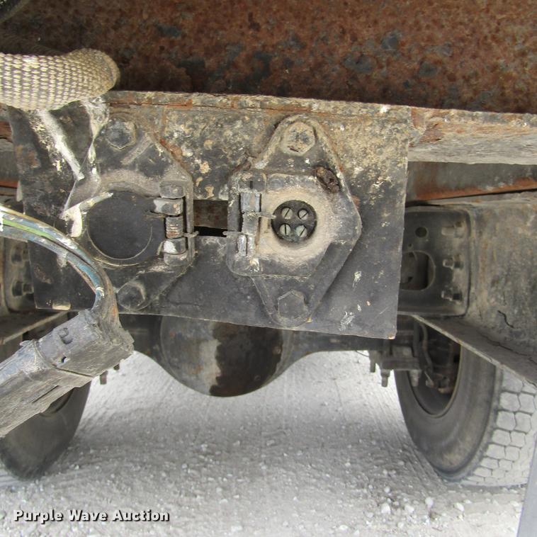 image for item DD2689 2004 International 4300 bucket truck