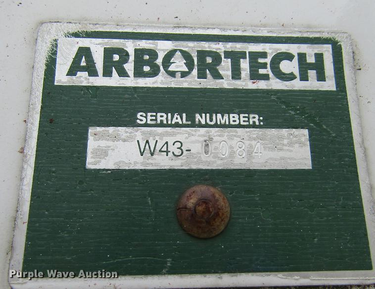 image for item DD2689 2004 International 4300 bucket truck