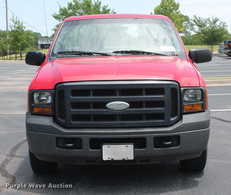 image for item DD4978 2007 Ford F250 Super Duty XL pickup truck