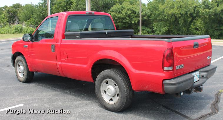 image for item DD4978 2007 Ford F250 Super Duty XL pickup truck