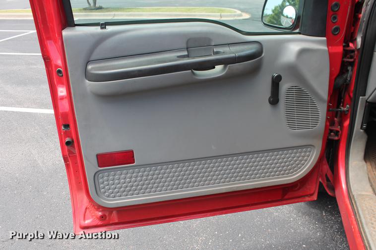 image for item DD4978 2007 Ford F250 Super Duty XL pickup truck