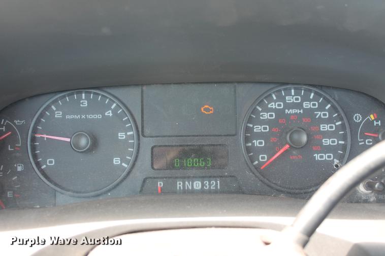 image for item DD4978 2007 Ford F250 Super Duty XL pickup truck