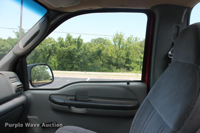 image for item DD4978 2007 Ford F250 Super Duty XL pickup truck