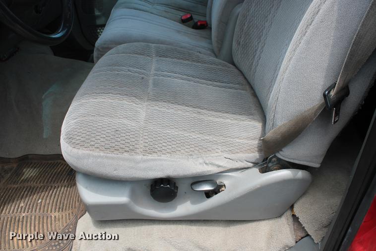 image for item DD4978 2007 Ford F250 Super Duty XL pickup truck