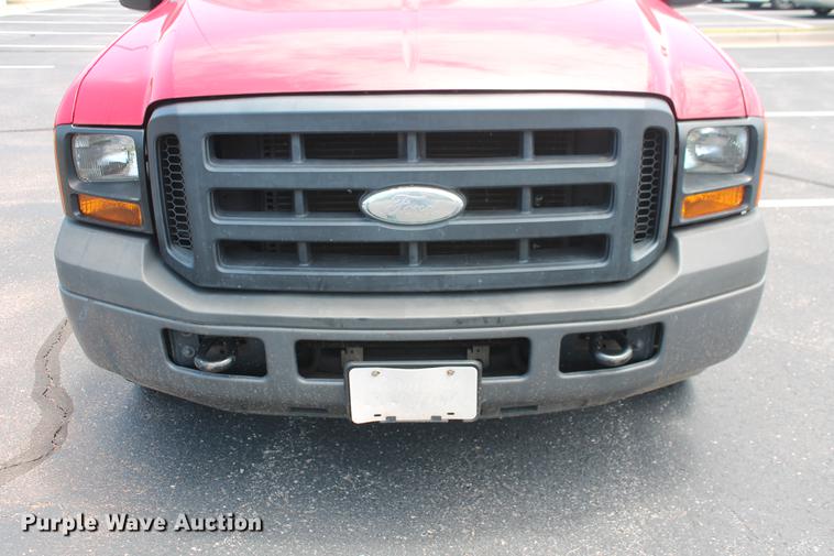 image for item DD4978 2007 Ford F250 Super Duty XL pickup truck