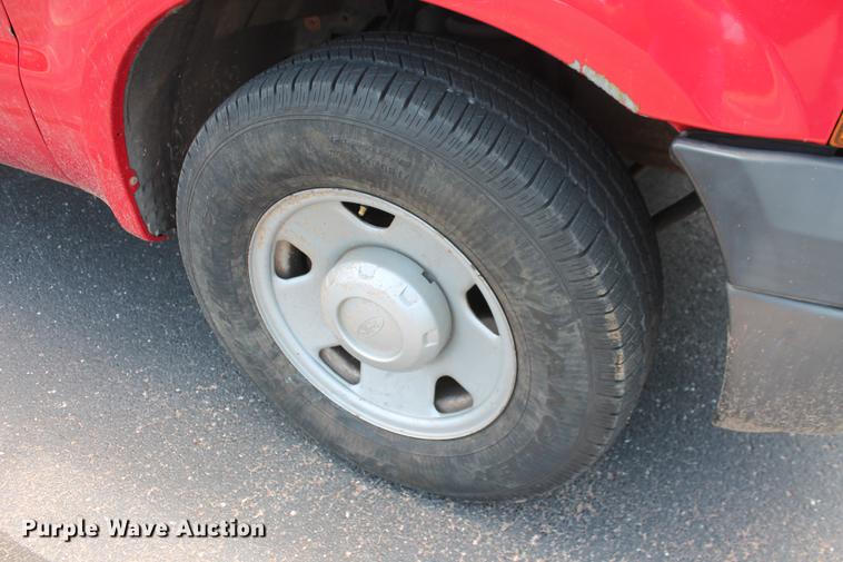 image for item DD4978 2007 Ford F250 Super Duty XL pickup truck