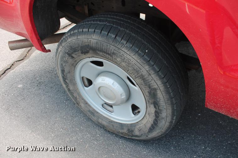 image for item DD4978 2007 Ford F250 Super Duty XL pickup truck