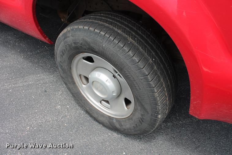 image for item DD4978 2007 Ford F250 Super Duty XL pickup truck