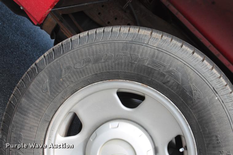 image for item DD4978 2007 Ford F250 Super Duty XL pickup truck