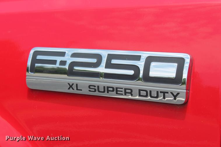 image for item DD4978 2007 Ford F250 Super Duty XL pickup truck