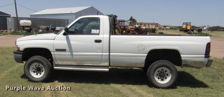 image for item DD5730 1995 Dodge Ram 2500 pickup truck