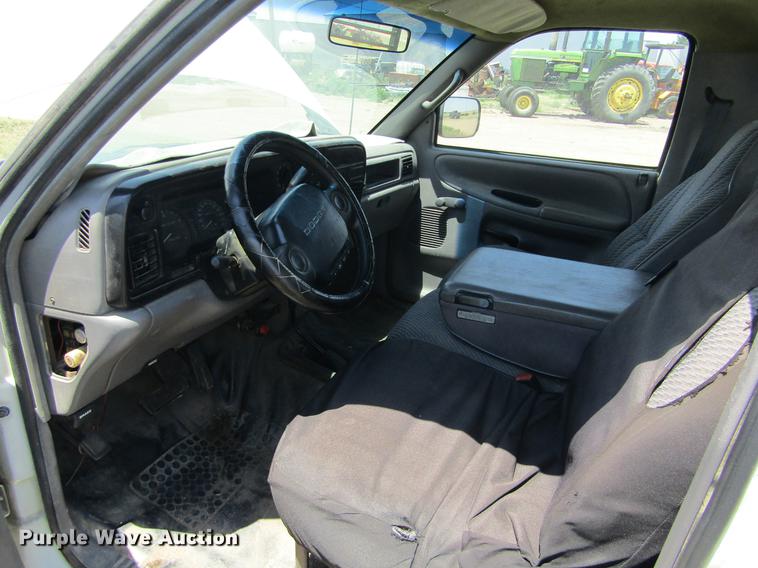 image for item DD5730 1995 Dodge Ram 2500 pickup truck