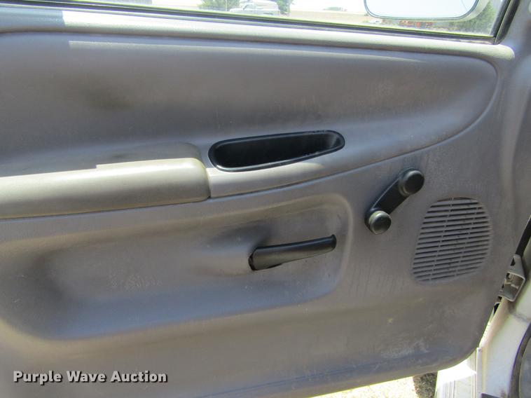 image for item DD5730 1995 Dodge Ram 2500 pickup truck