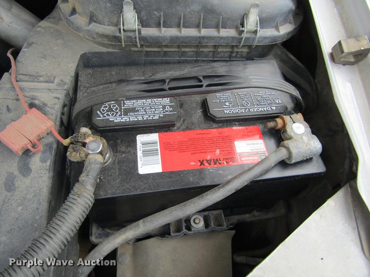 image for item DD5753 1999 Ford F350 Super Duty XLT Crew Cab bale bed pickup truck