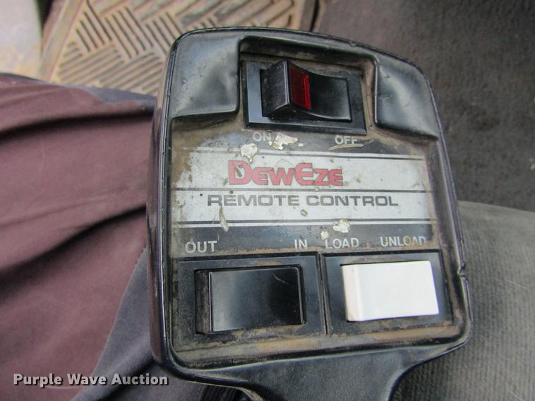 image for item DD5753 1999 Ford F350 Super Duty XLT Crew Cab bale bed pickup truck