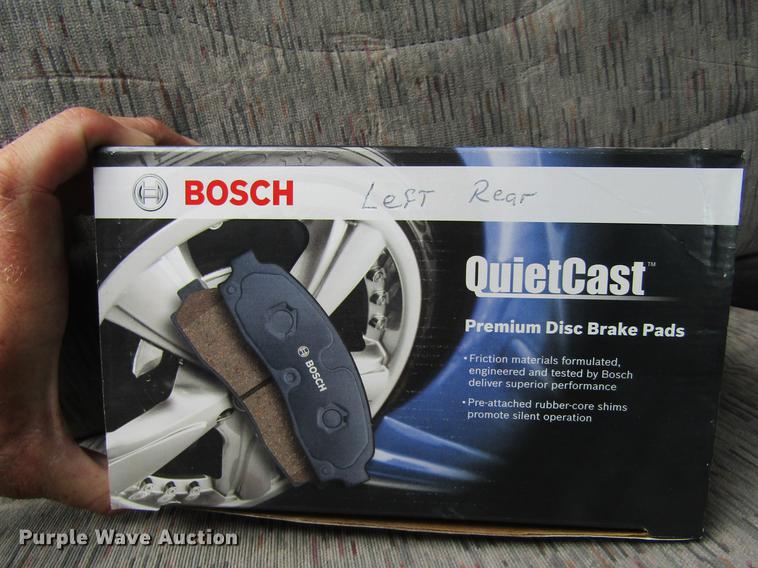 image for item DD5753 1999 Ford F350 Super Duty XLT Crew Cab bale bed pickup truck