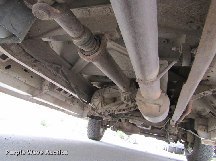 image for item DD5753 1999 Ford F350 Super Duty XLT Crew Cab bale bed pickup truck